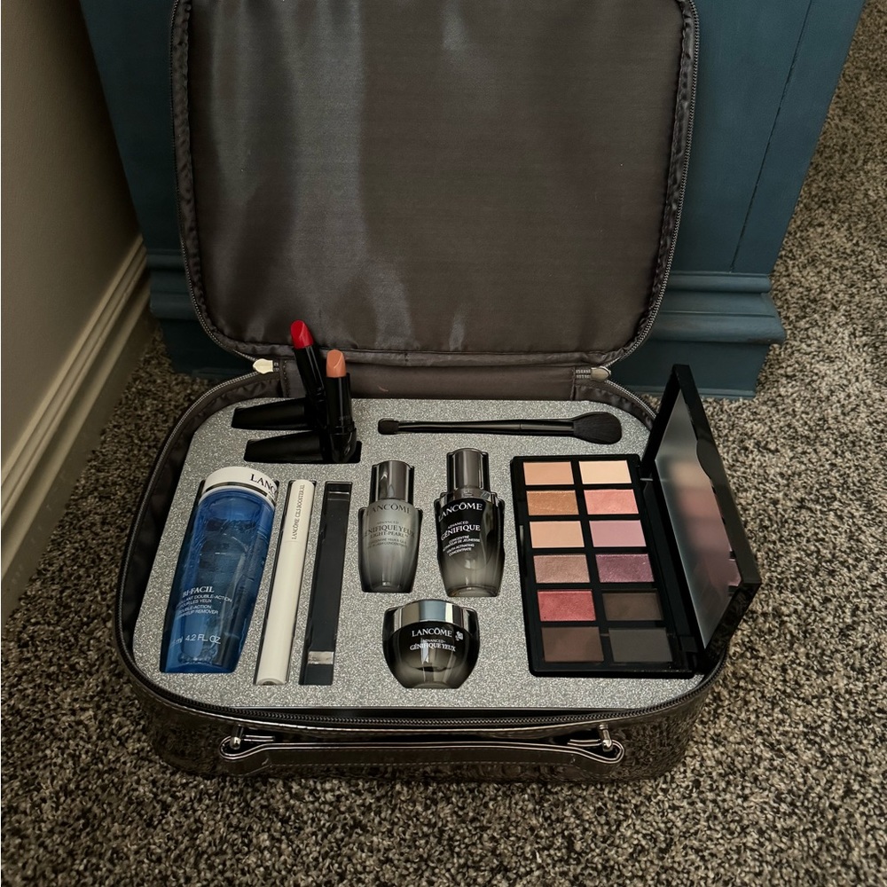 Lancôme makeup face cream case never been used